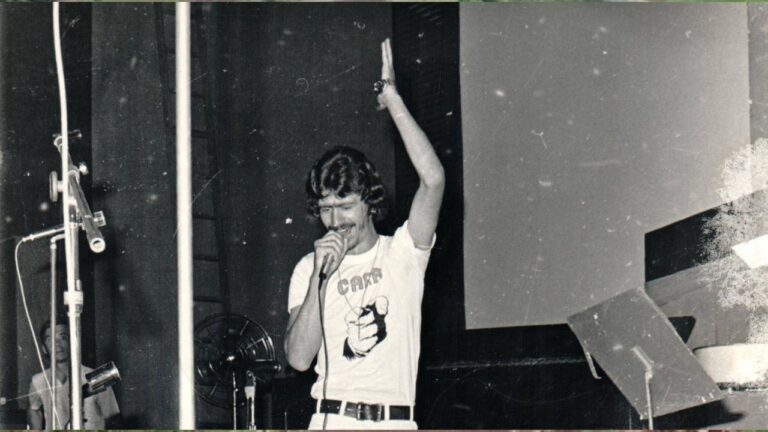 Mauro Alvarenga vence o 3º Festival de MPB em 1974