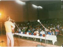 Apresentação musical no 12º Festival MPB de Ilha Solteira, em outubro de 1986